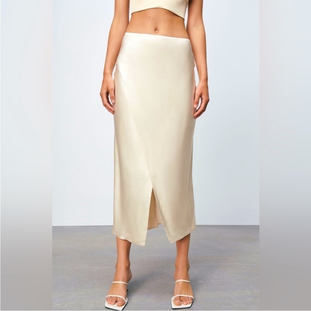 Zara Silky Satin Off White Bone Split Hem Stretch MIDI Skirt